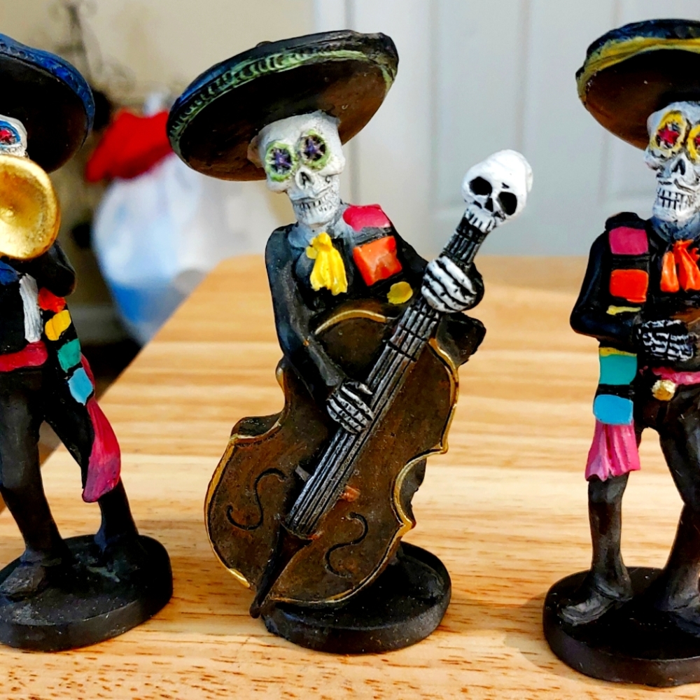Retired Day of the Dead Mariachi Band Collectible Figurines. Very Popular. NEW.